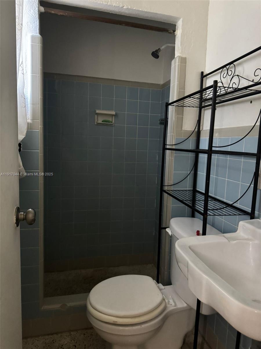   /   кв.футов $ 2025-11-19 0 Фото