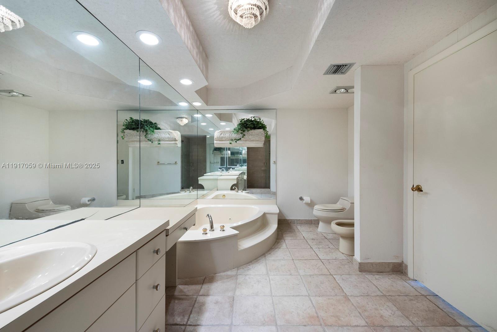 Photo of 20281 Country Club Dr  #1009, Aventura, Florida, 33180 - Primary Bathroom