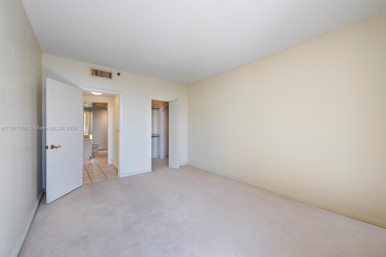 Photo of 20281 Country Club Dr  #1009, Aventura, Florida, 33180 - 