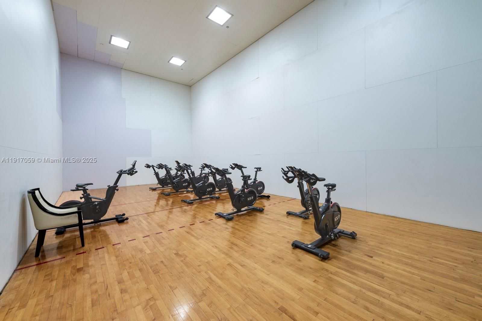 Photo of 20281 Country Club Dr  #1009, Aventura, Florida, 33180 - 