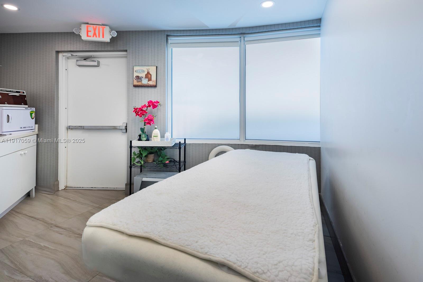 Photo of 20281 Country Club Dr  #1009, Aventura, Florida, 33180 - 