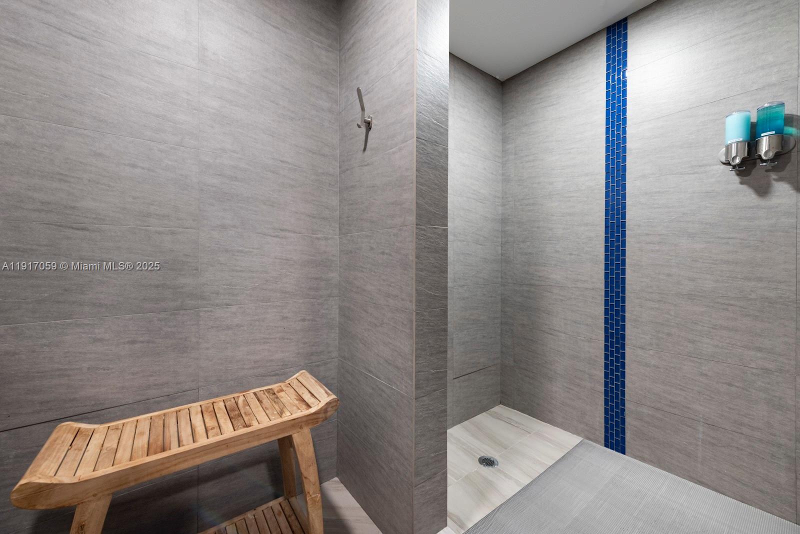 Photo of 20281 Country Club Dr  #1009, Aventura, Florida, 33180 - 