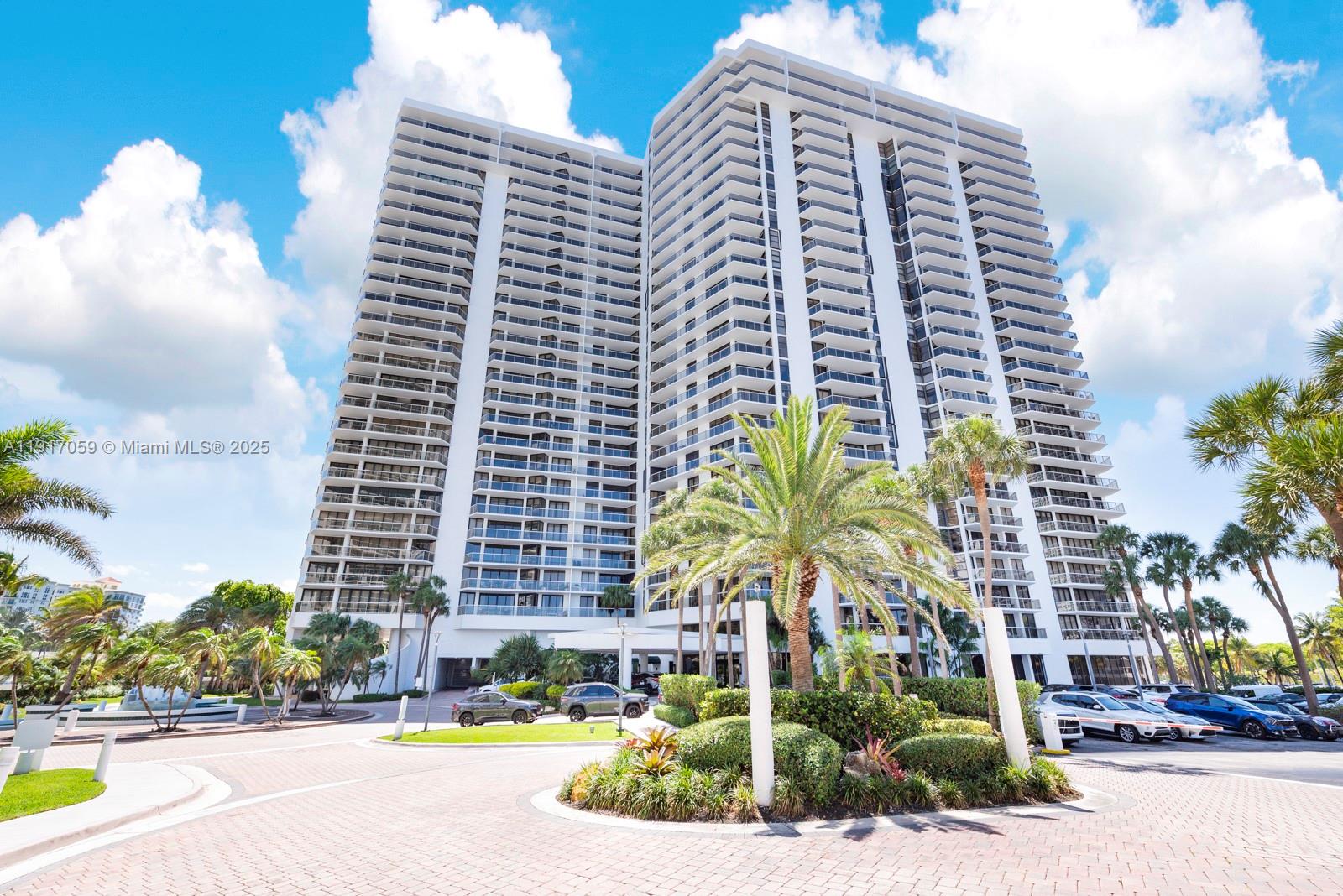 Photo of 20281 Country Club Dr  #1009, Aventura, Florida, 33180 - 