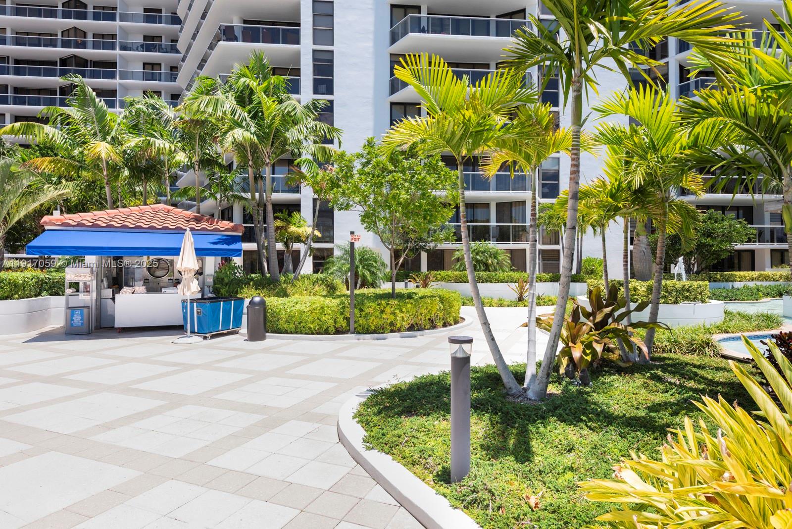 Photo of 20281 Country Club Dr  #1009, Aventura, Florida, 33180 - 