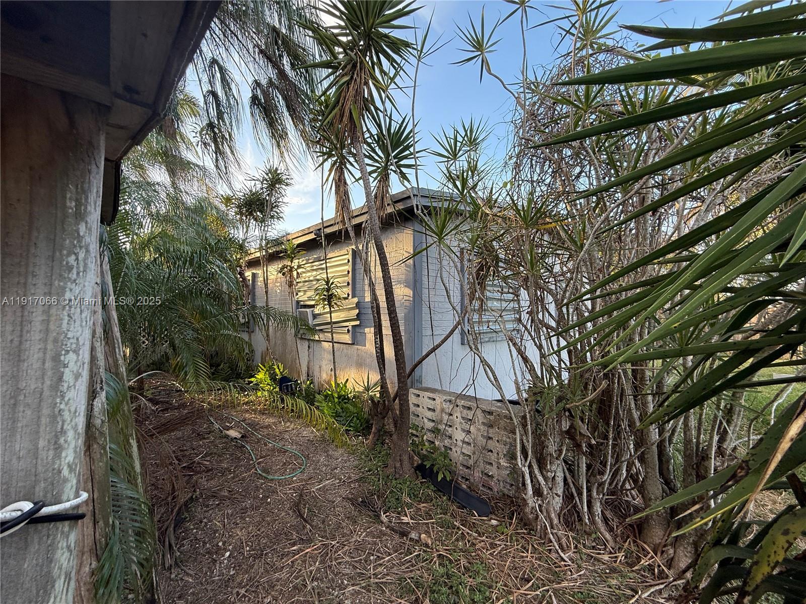 Подробнее 13401 3 / 2 1173 кв.футов $ 2025-11-19 0 Фото