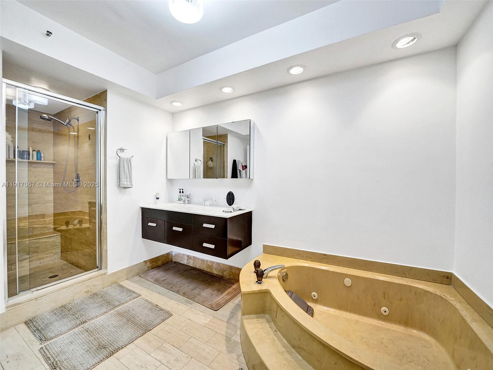 Photo of 20281 Country Club Dr #1114, Aventura, Florida, 33180 -