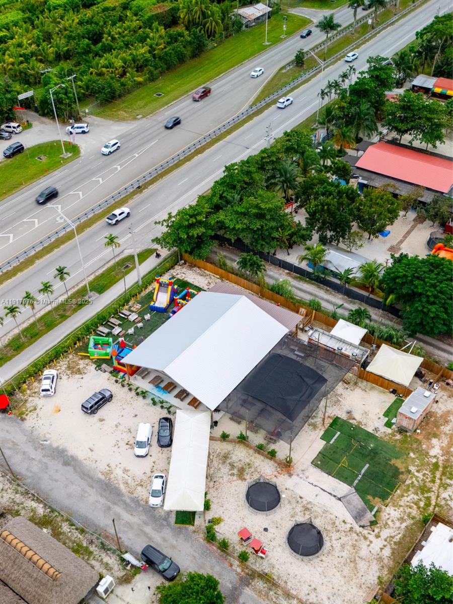   /   sq. ft. $ 2025-11-19 0 foto