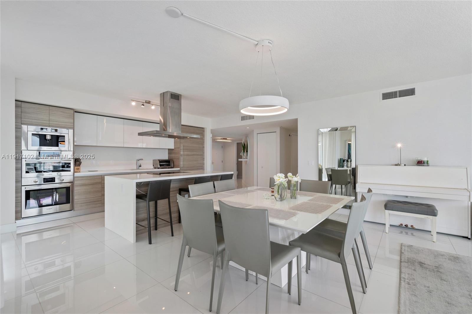 4-1501 3 / 4 1892 sq. ft. $ 2025-11-19 0 foto