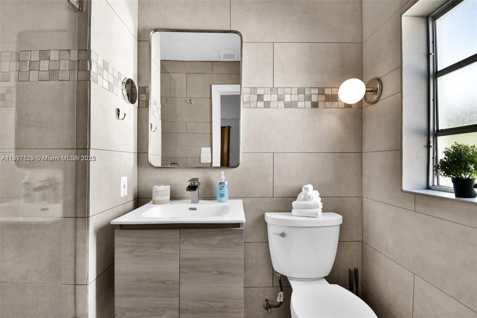 See details / sq. ft. $ 2025-11-19 0 Photo