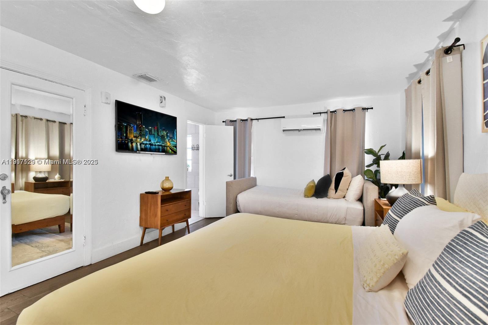 See details / sq. ft. $ 2025-11-19 0 Photo