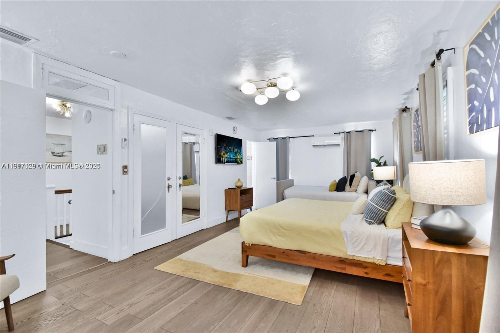 See details / sq. ft. $ 2025-11-19 0 Photo