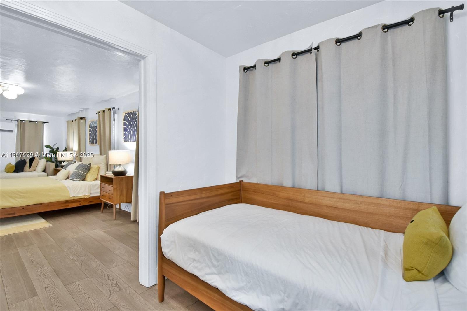 See details / sq. ft. $ 2025-11-19 0 Photo