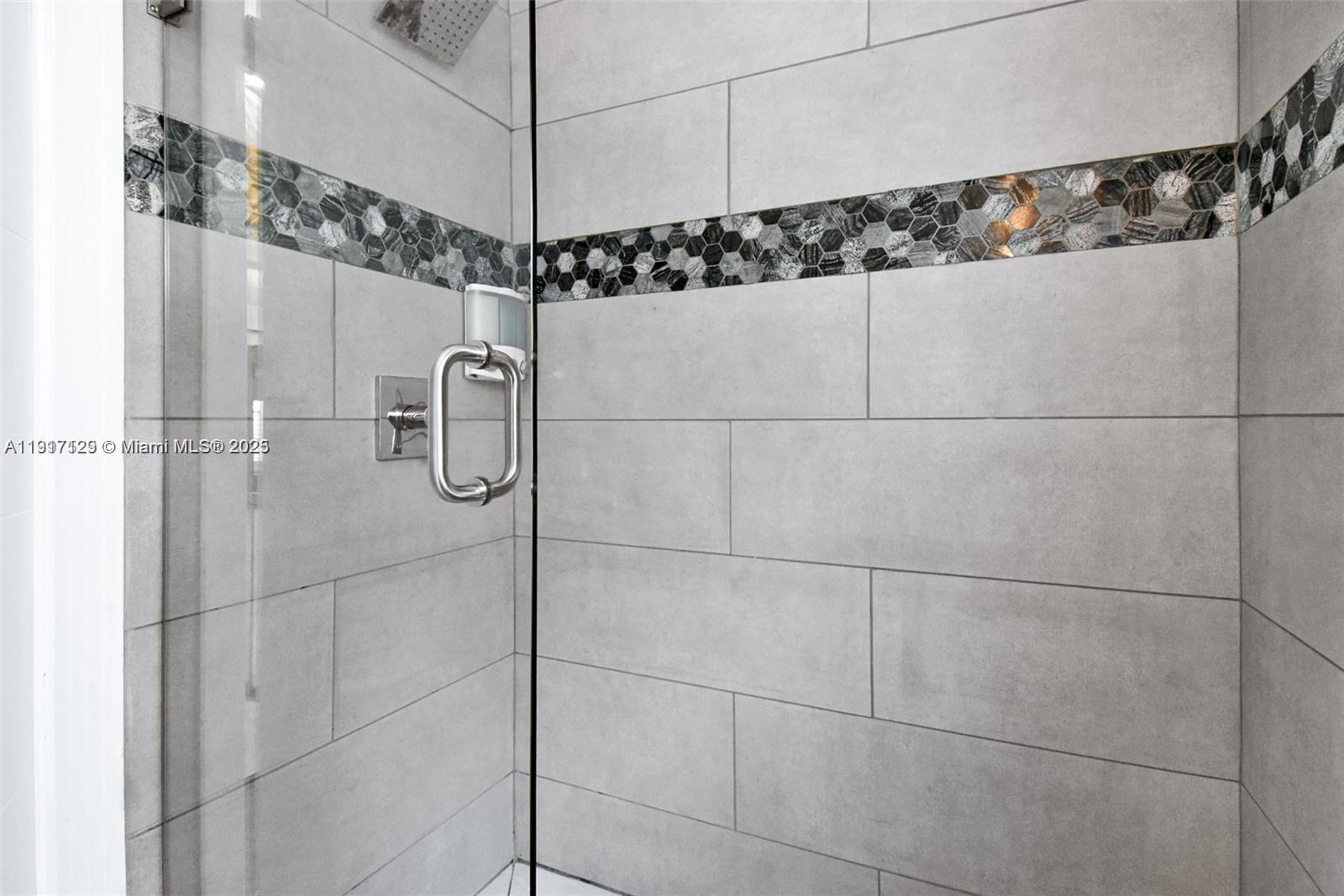 See details / sq. ft. $ 2025-11-19 0 Photo