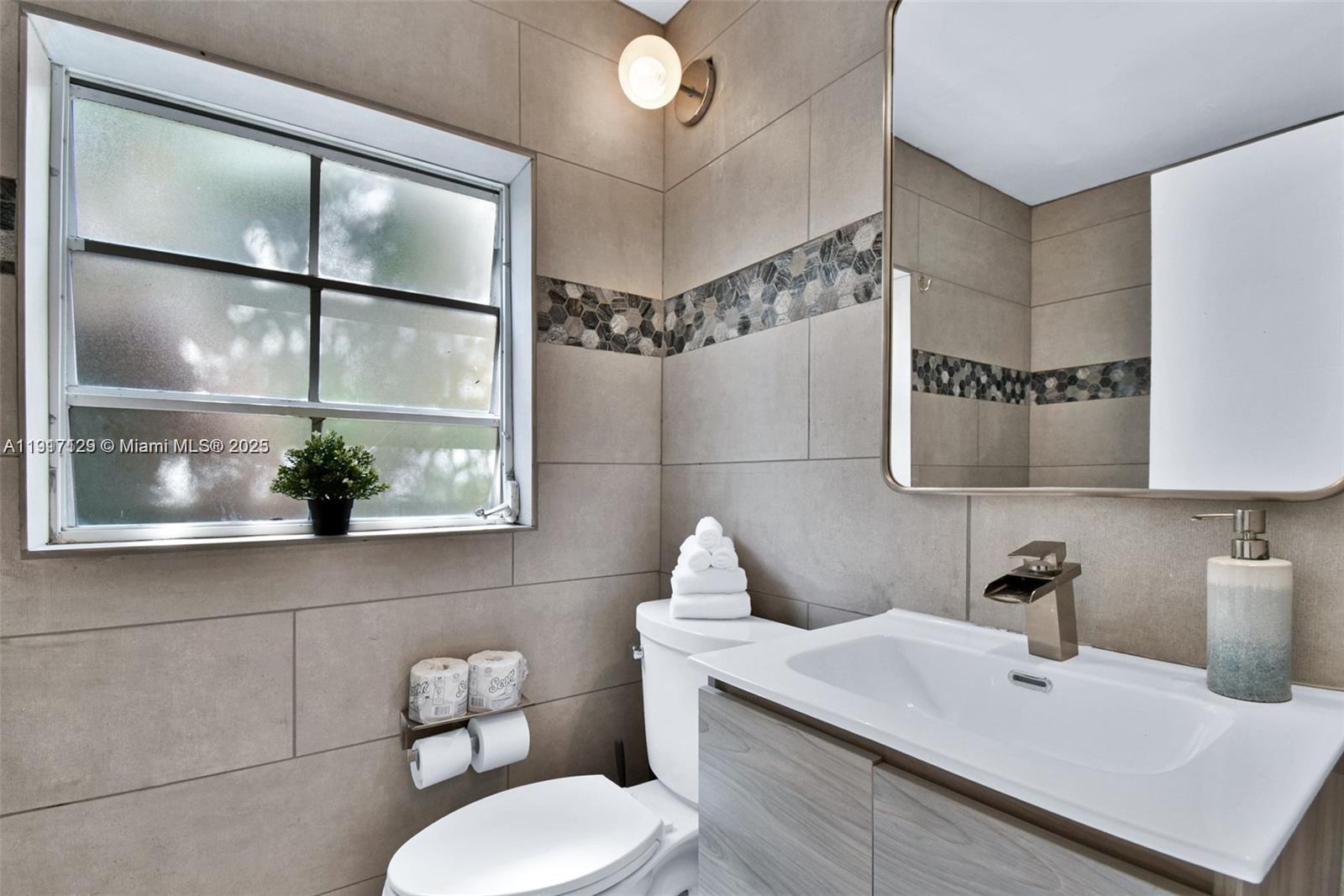 See details / sq. ft. $ 2025-11-19 0 Photo