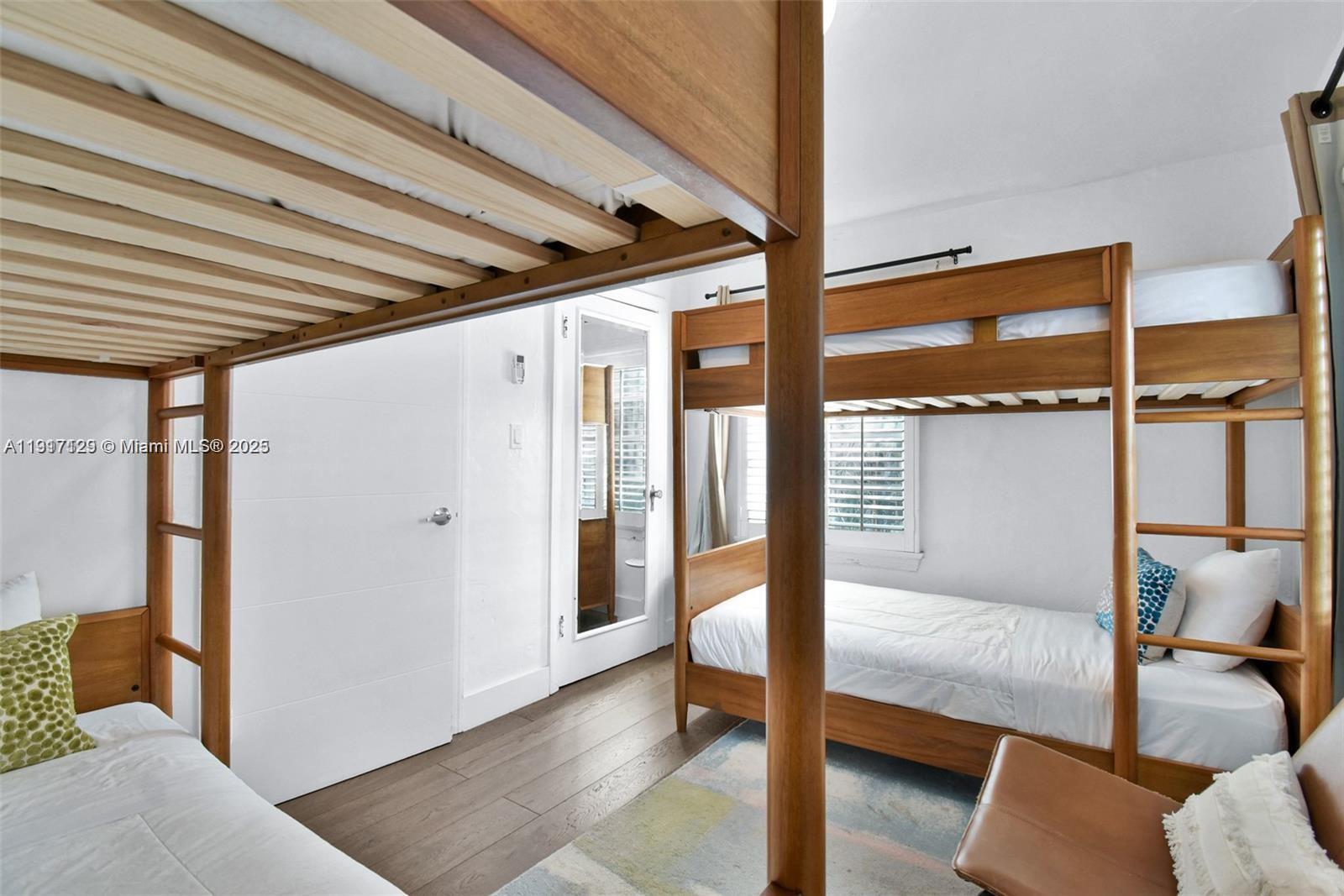 See details / sq. ft. $ 2025-11-19 0 Photo