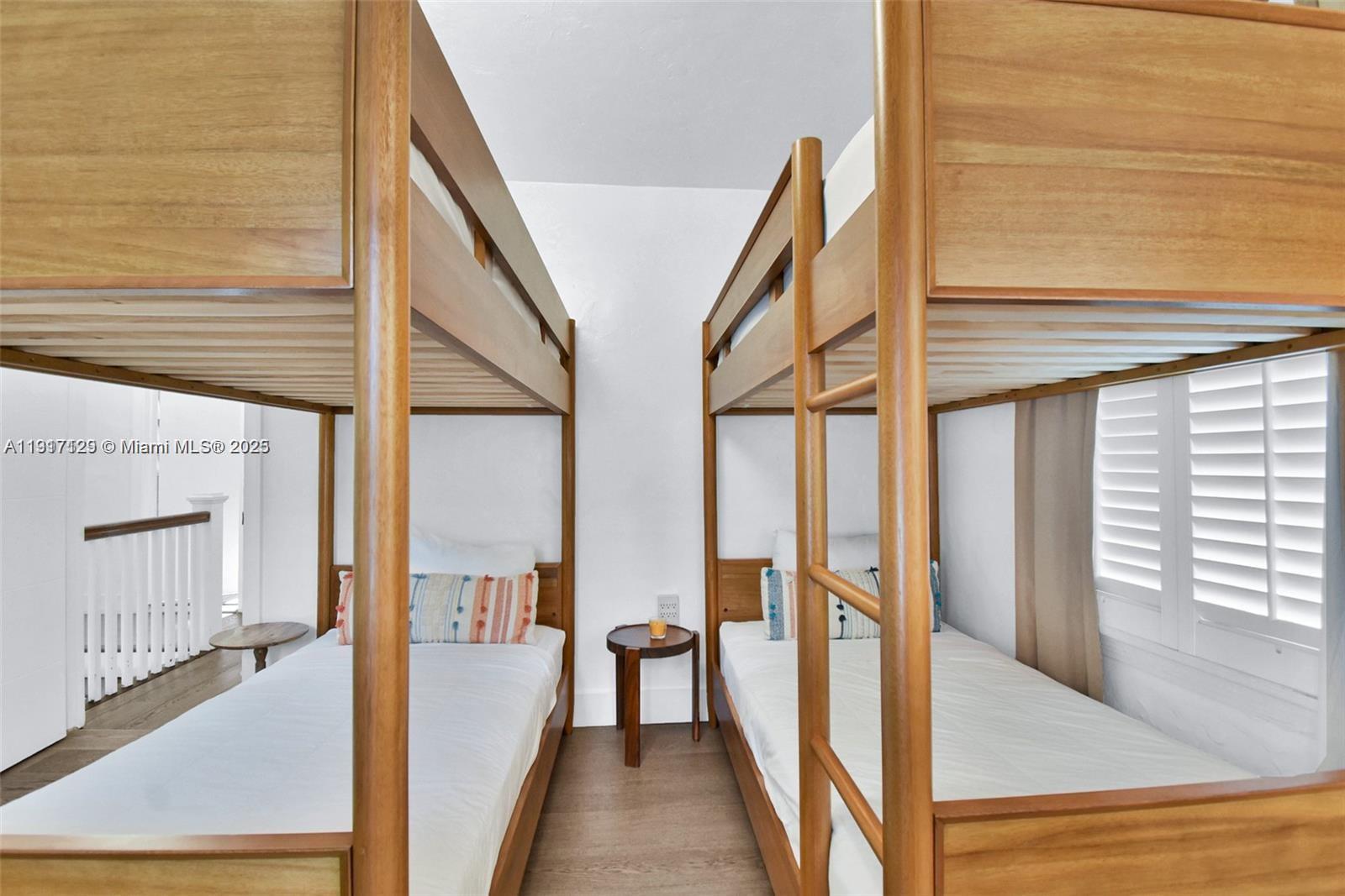 See details / sq. ft. $ 2025-11-19 0 Photo