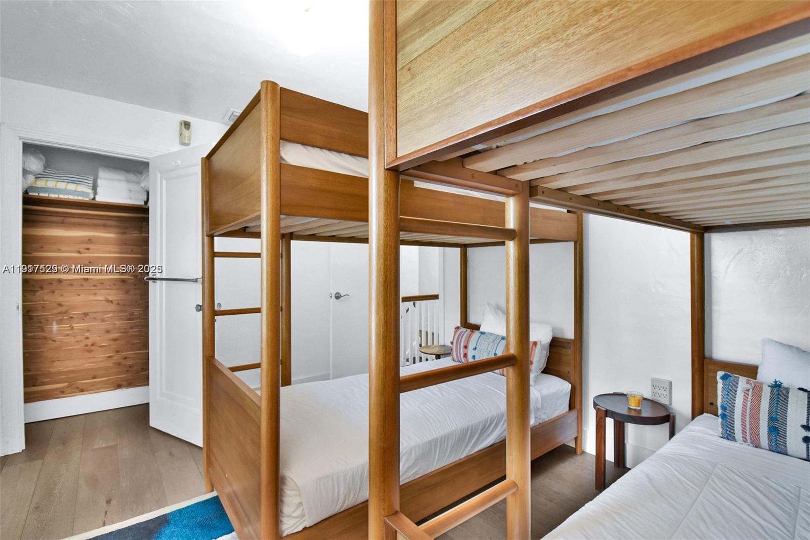 See details / sq. ft. $ 2025-11-19 0 Photo