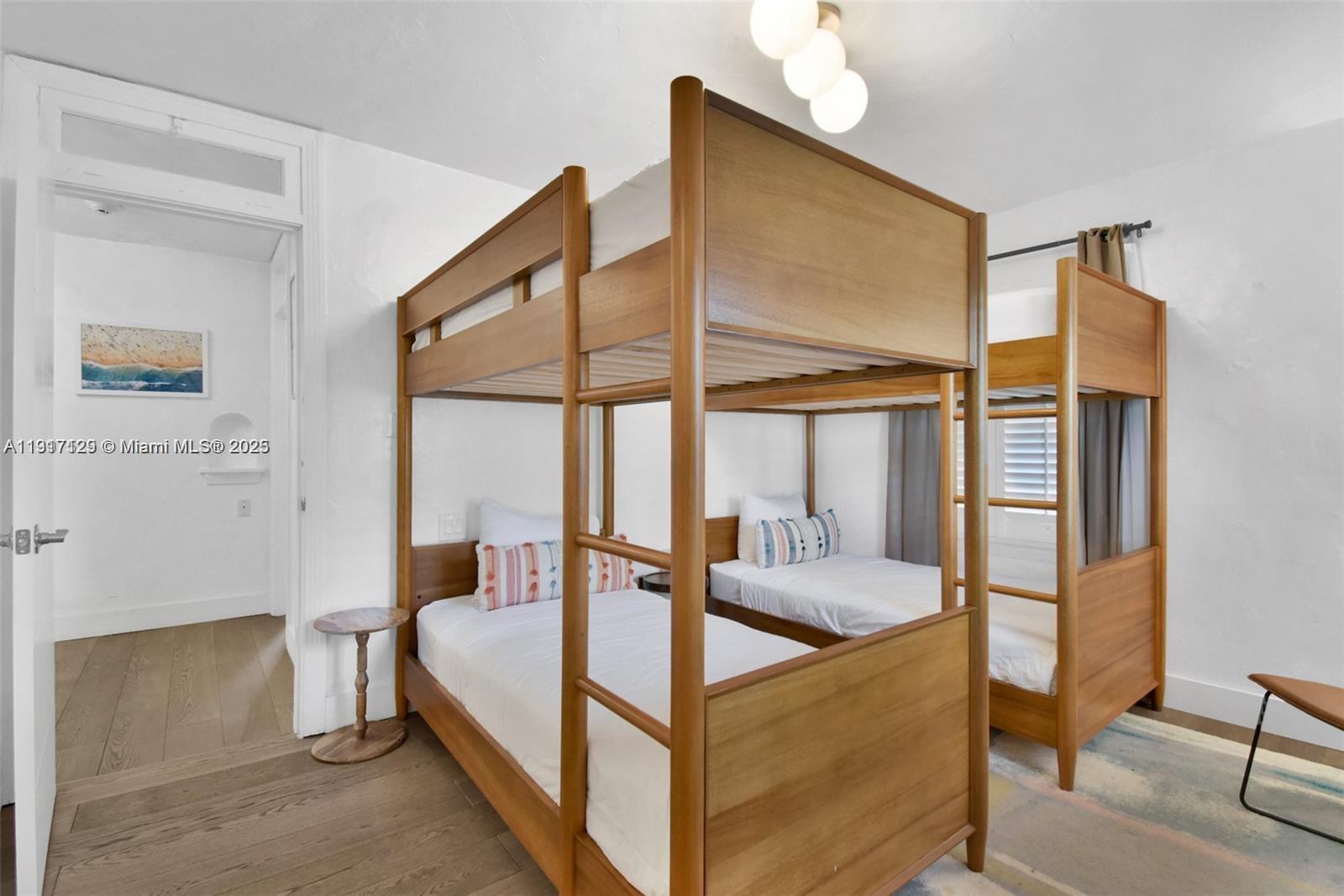 See details / sq. ft. $ 2025-11-19 0 Photo