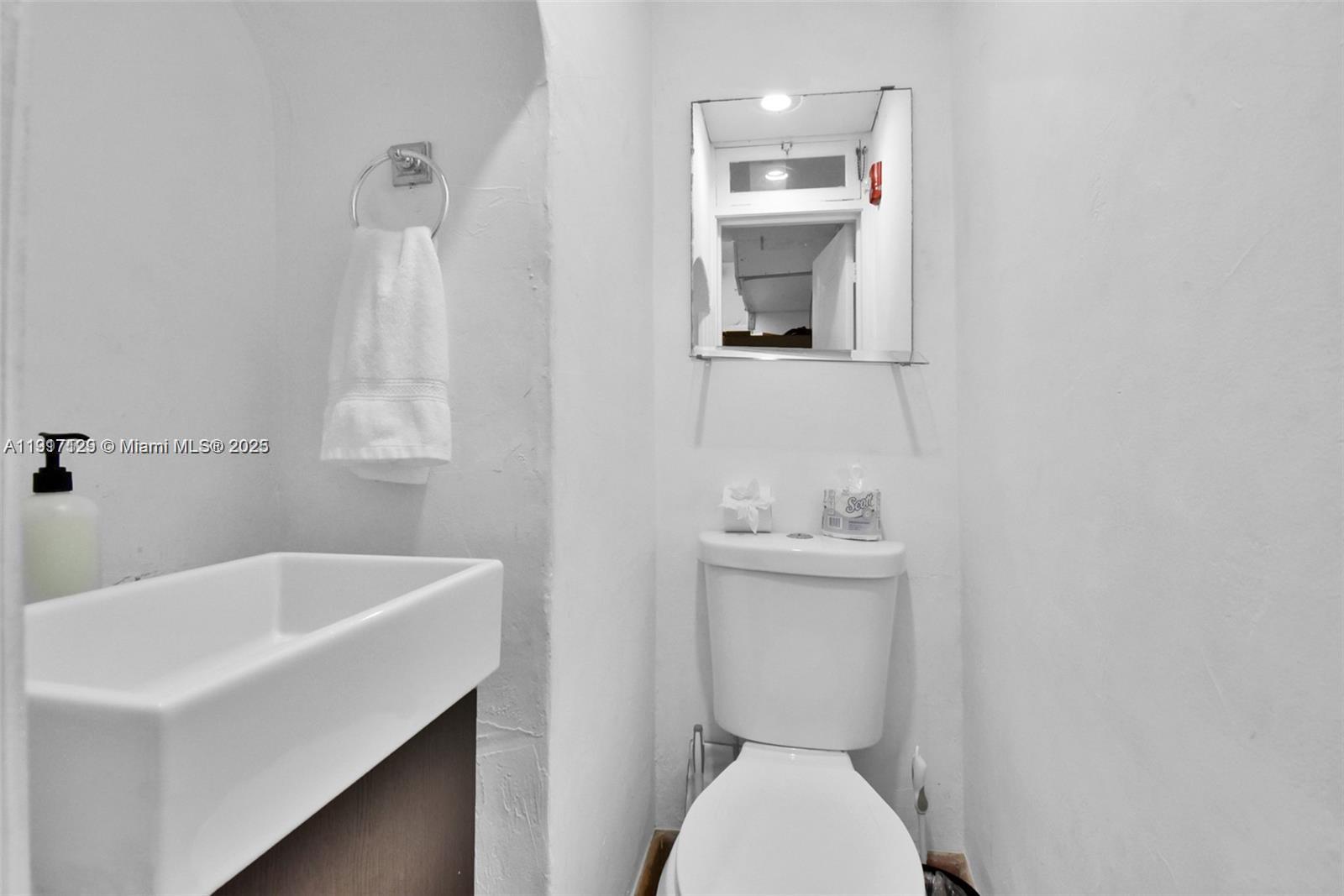 See details / sq. ft. $ 2025-11-19 0 Photo