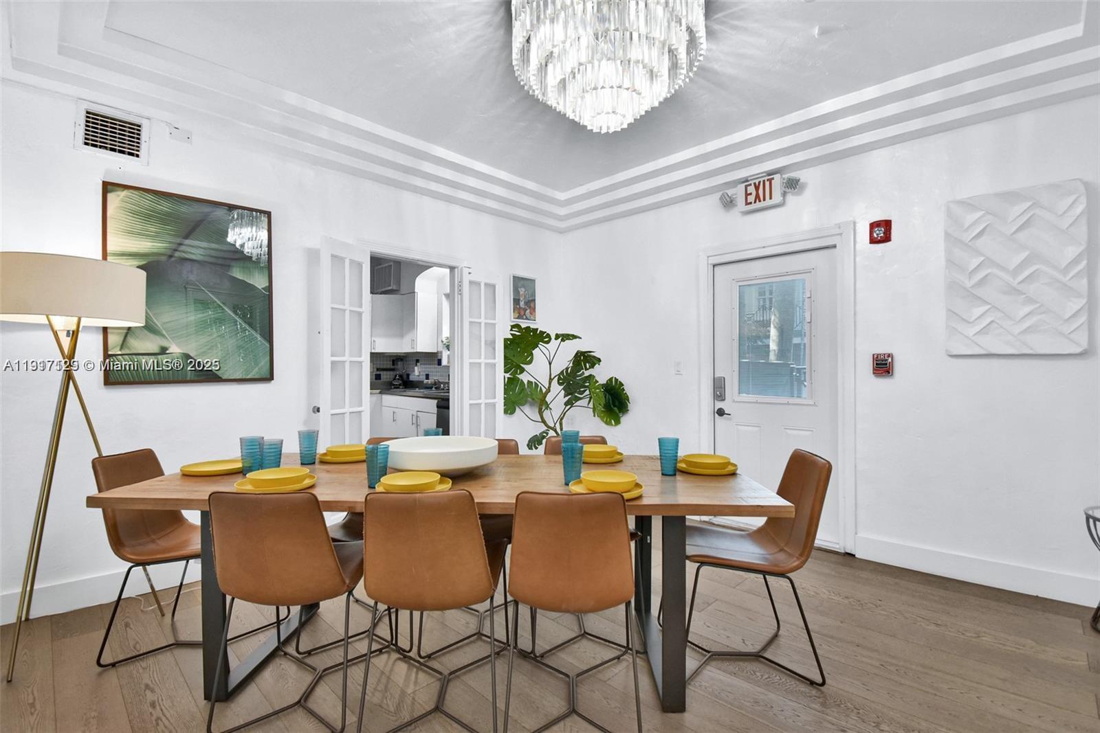 See details / sq. ft. $ 2025-11-19 0 Photo