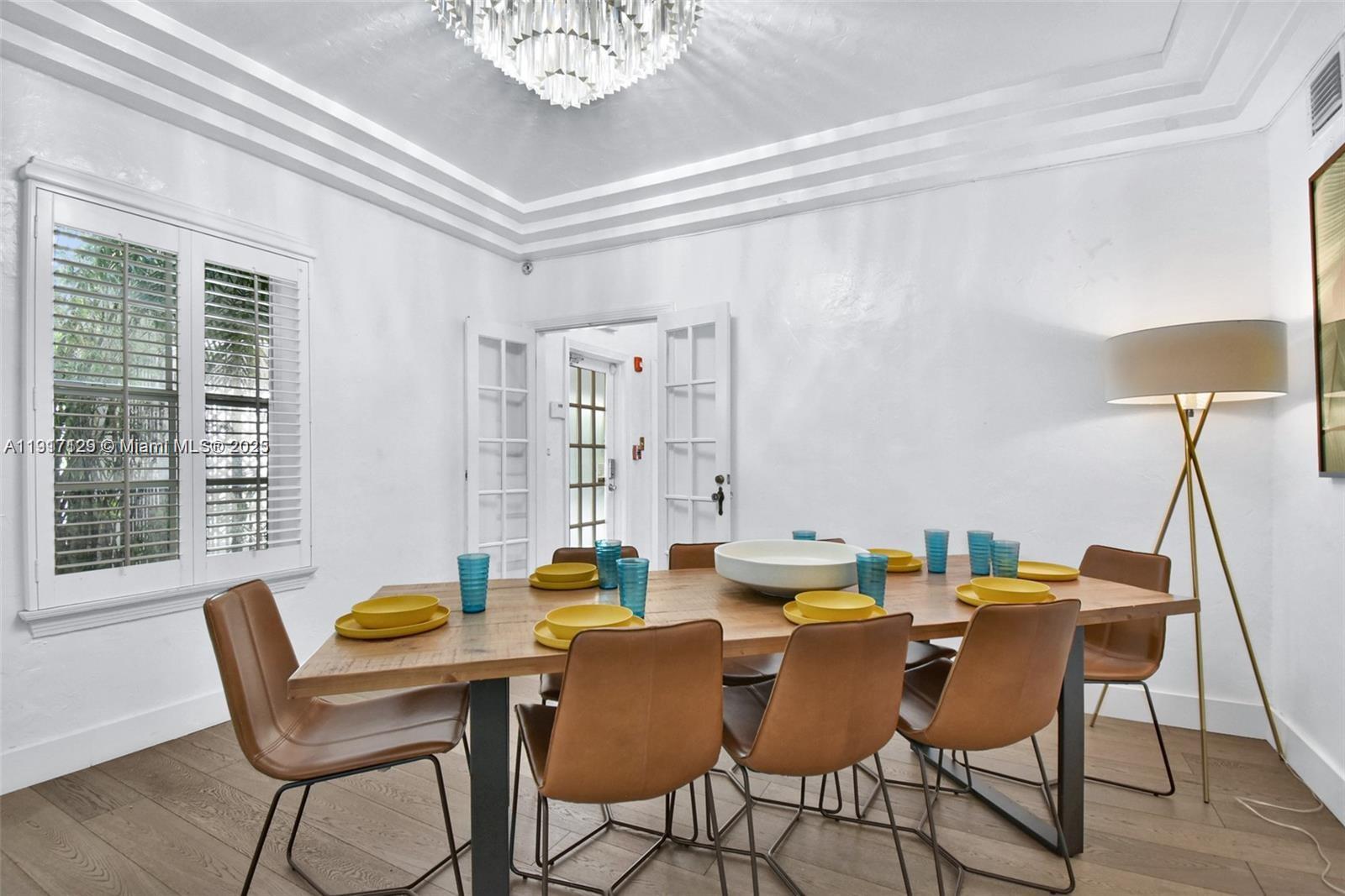 See details / sq. ft. $ 2025-11-19 0 Photo