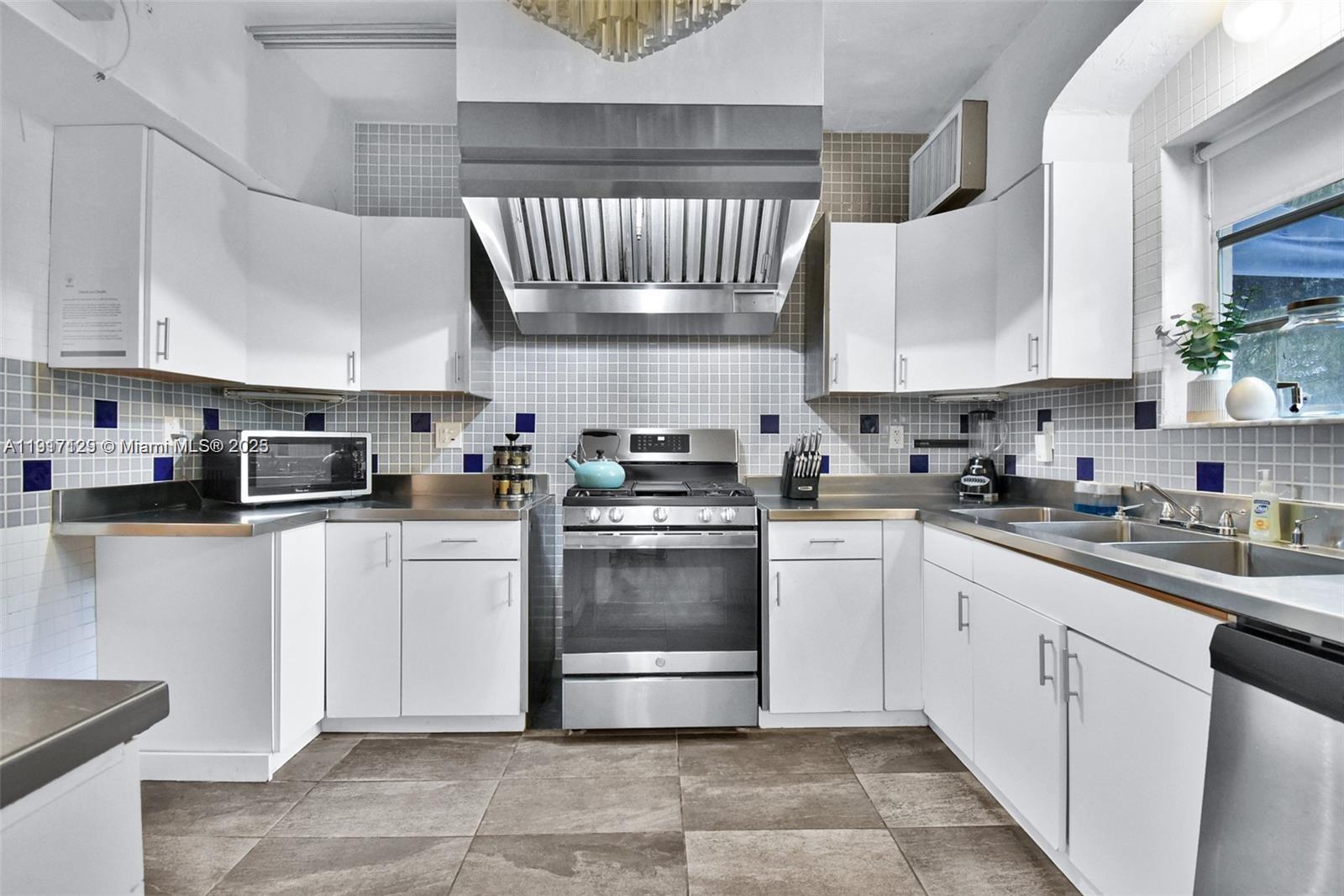 See details / sq. ft. $ 2025-11-19 0 Photo