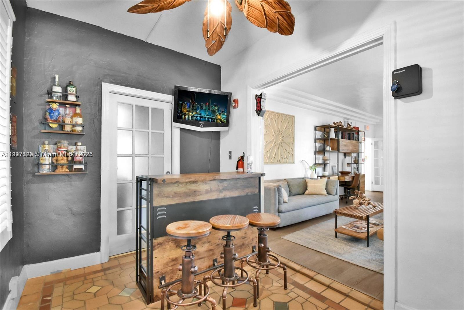 See details / sq. ft. $ 2025-11-19 0 Photo