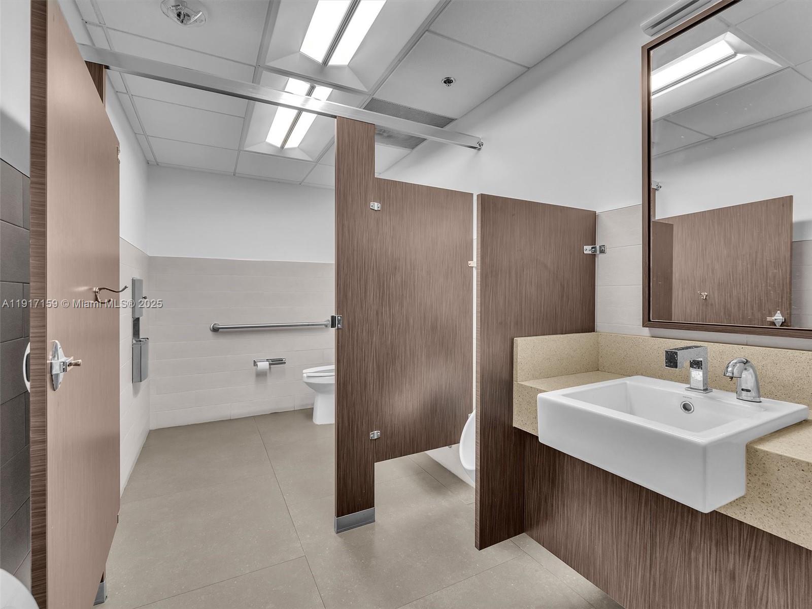   /   sq. ft. $ 2025-11-19 0 Photo