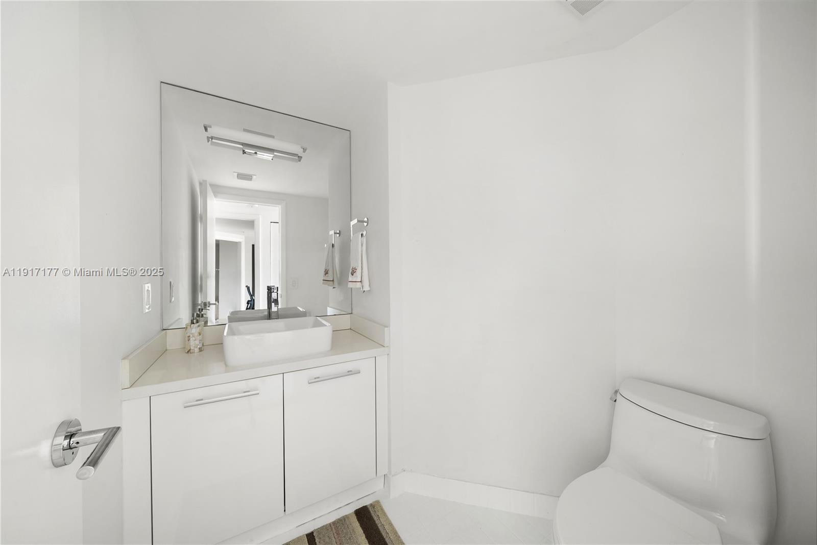 See details 2407 3 / 3 1520 sq. ft. $ 2025-11-19 0 Photo