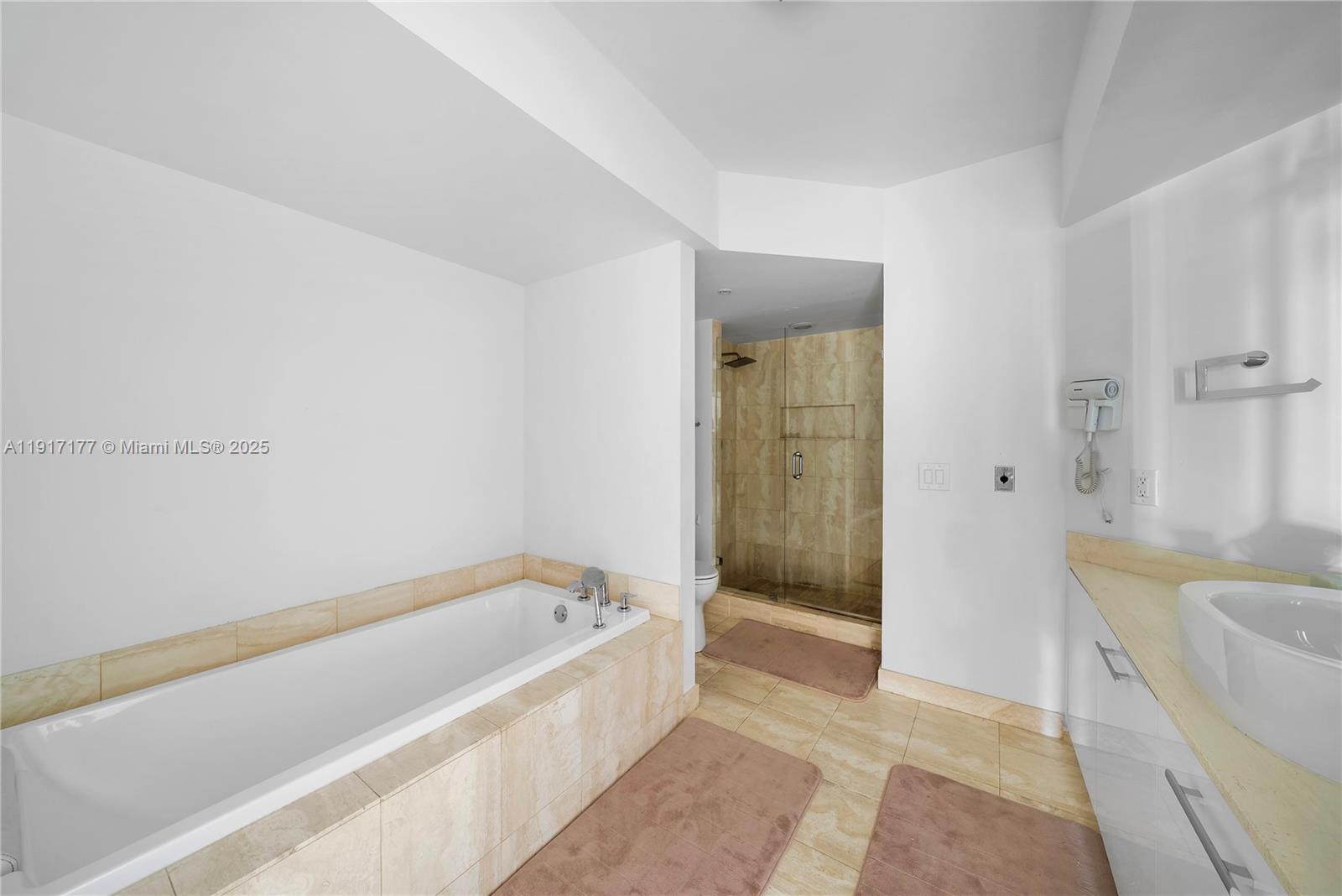 See details 2407 3 / 3 1520 sq. ft. $ 2025-11-19 0 Photo