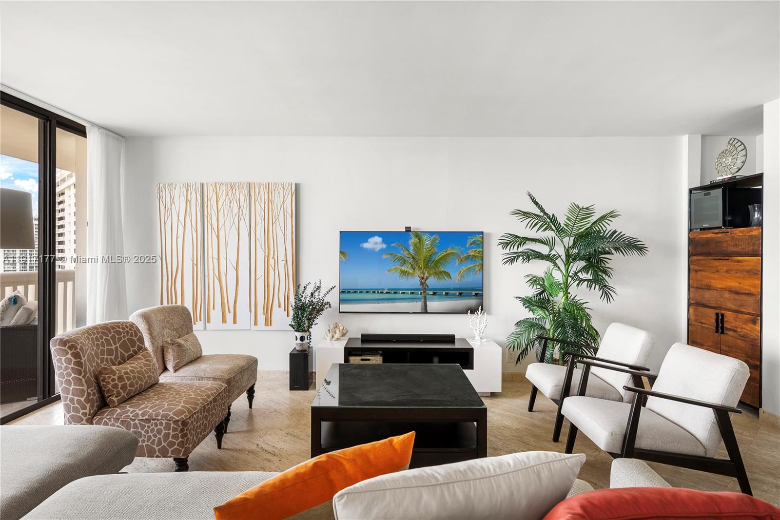 See details 2407 3 / 3 1520 sq. ft. $ 2025-11-19 0 Photo