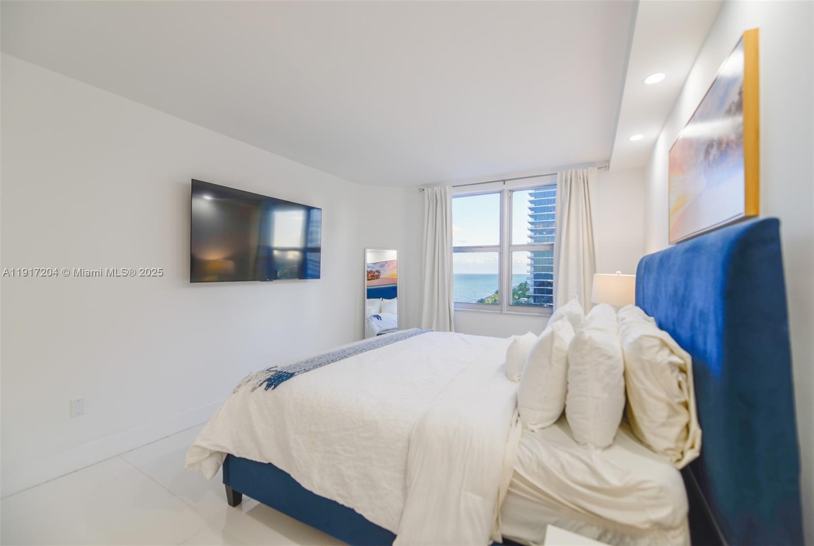 8N 1 / 2 870 кв.футов $ 2025-11-19 0 Фото