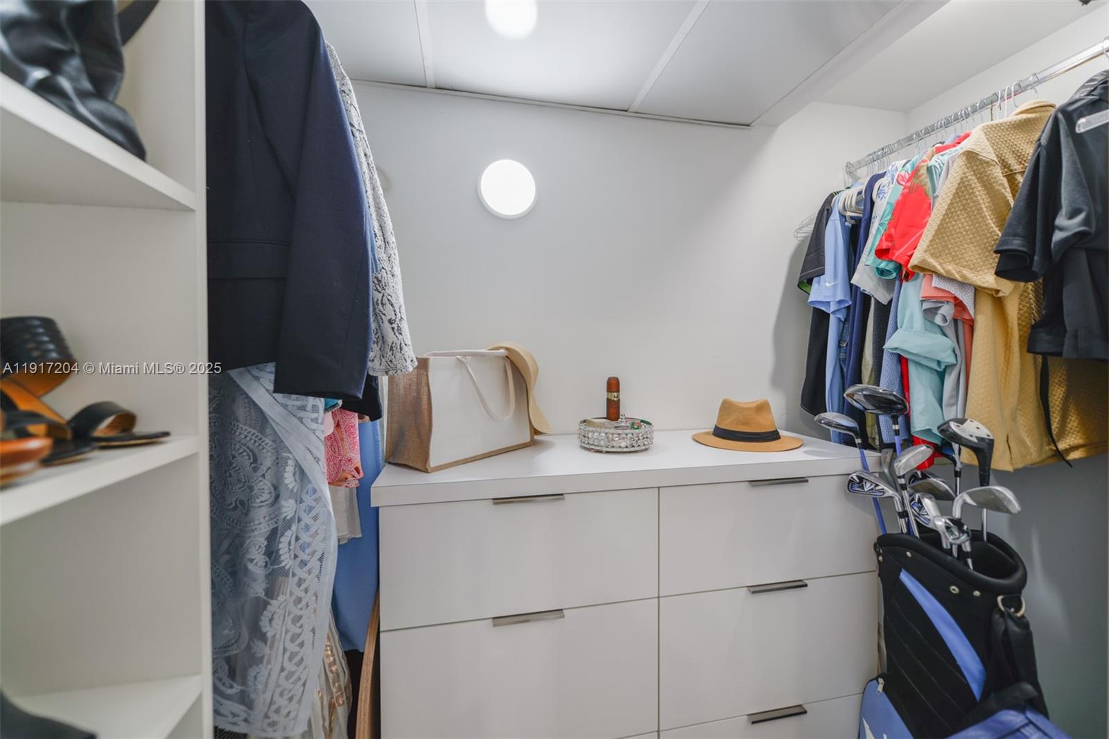 8N 1 / 2 870 кв.футов $ 2025-11-19 0 Фото