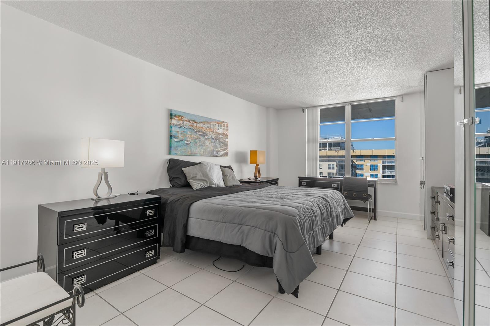 2410 2 / 2 1070 sq. ft. $ 2025-11-19 0 foto