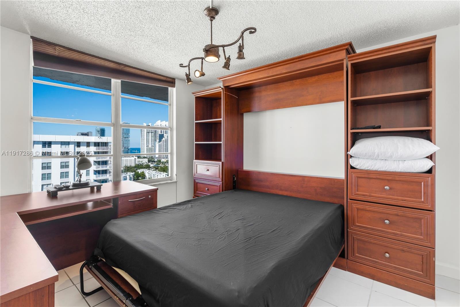 2410 2 / 2 1070 sq. ft. $ 2025-11-19 0 foto