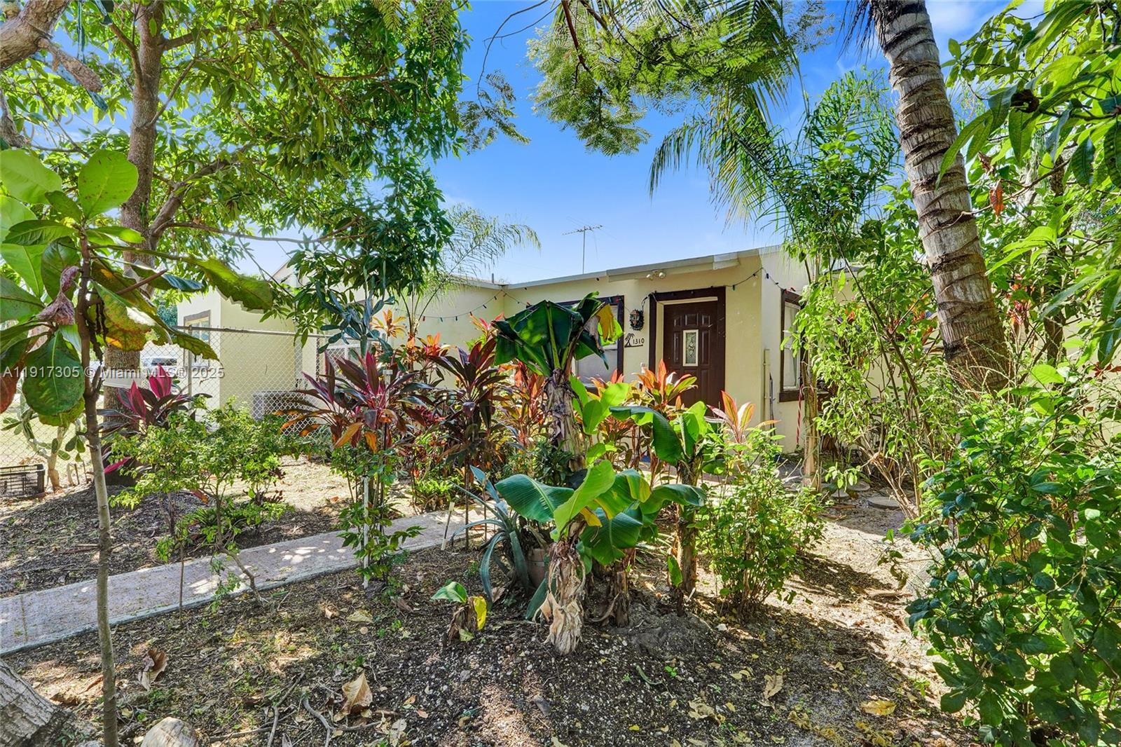   /  1718 sq. ft. $ 2025-12-09 0 foto