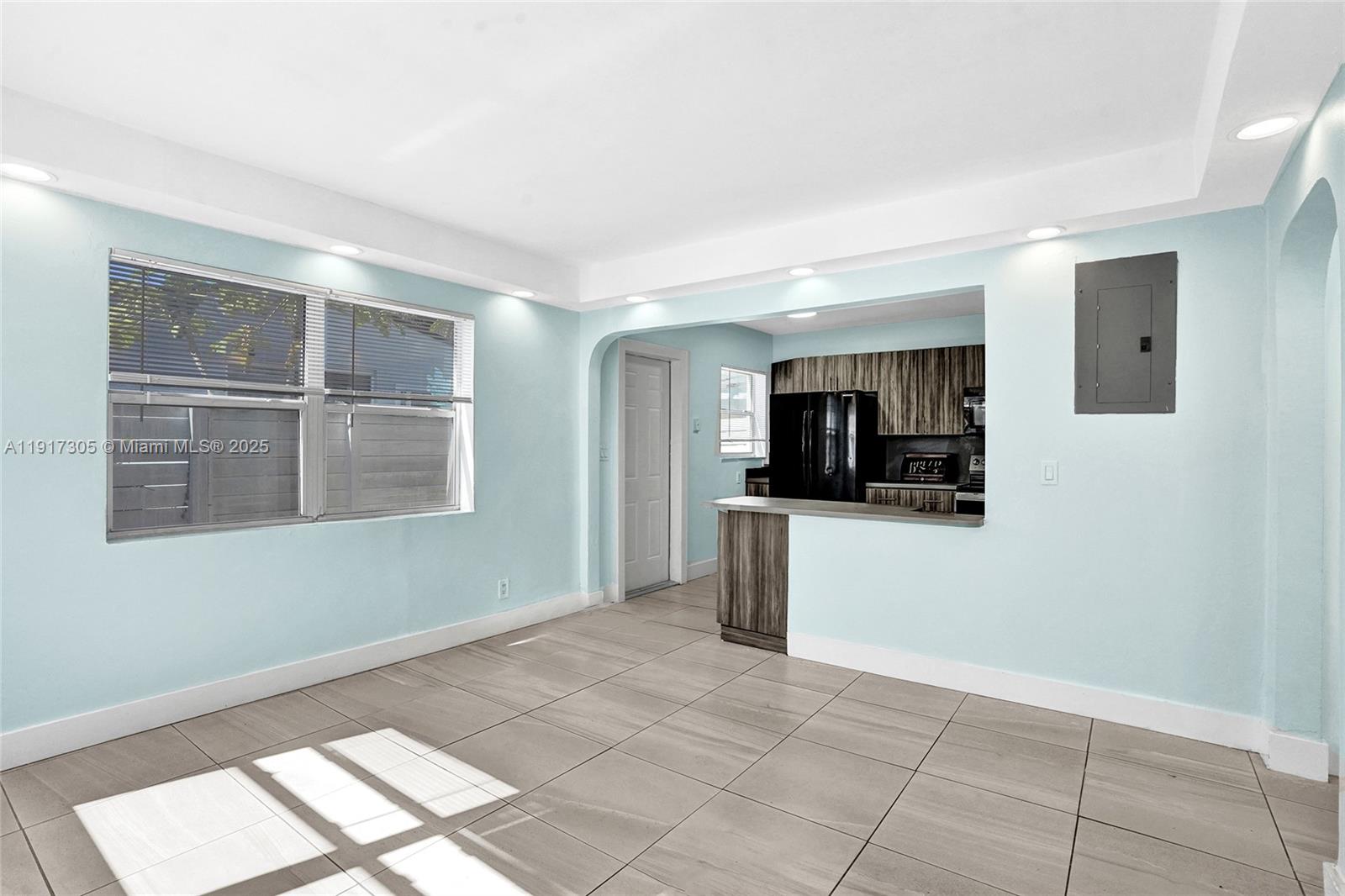   /  1718 sq. ft. $ 2025-12-09 0 foto