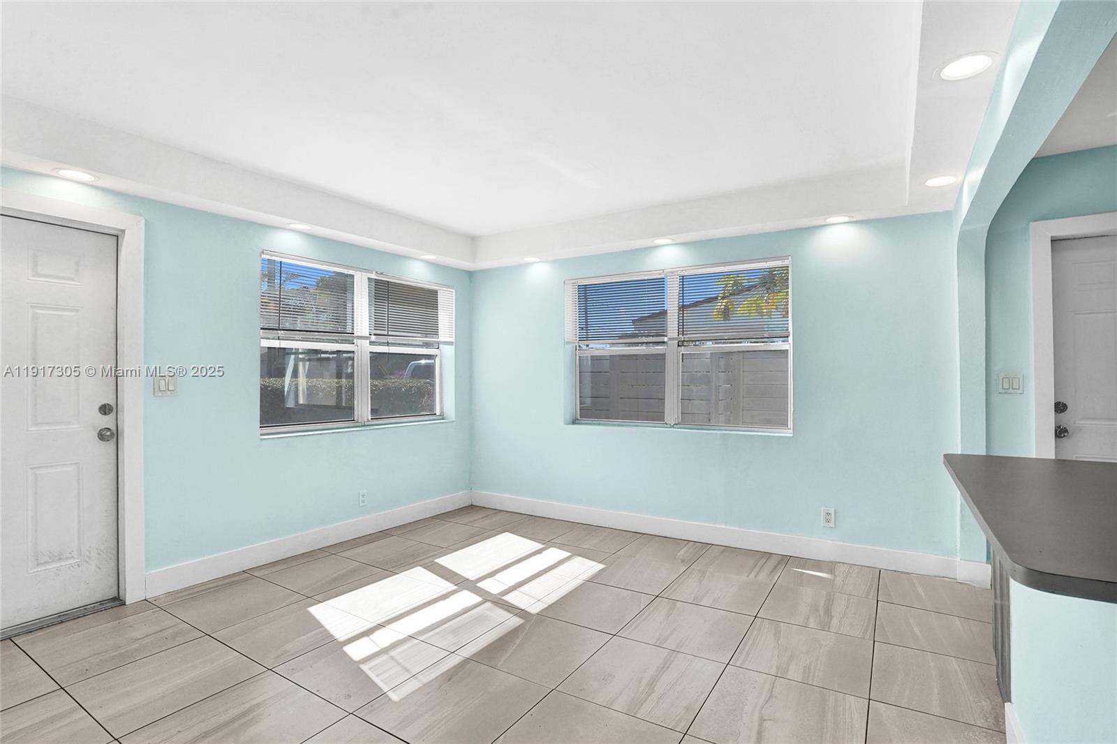   /  1718 sq. ft. $ 2025-12-09 0 foto