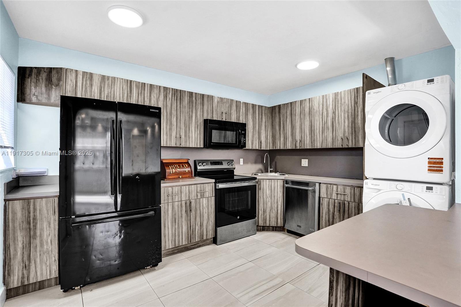   /  1718 sq. ft. $ 2025-12-09 0 foto