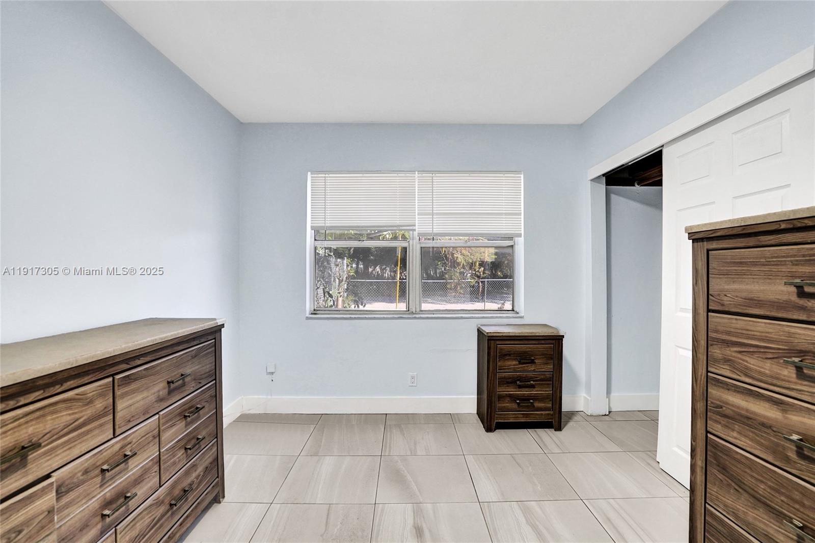   /  1718 sq. ft. $ 2025-12-09 0 foto