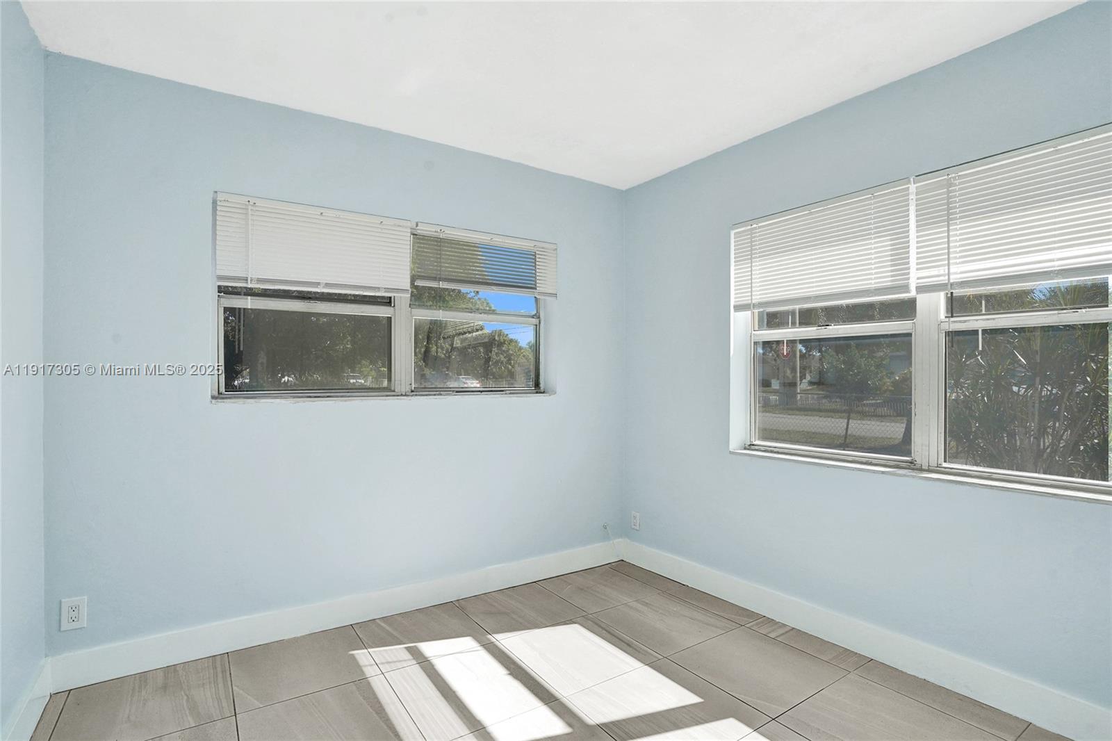   /  1718 sq. ft. $ 2025-12-09 0 foto