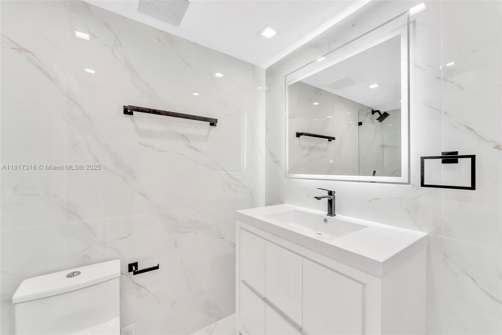 1414 1 / 2 943 sq. ft. $ 2025-11-20 0 Photo