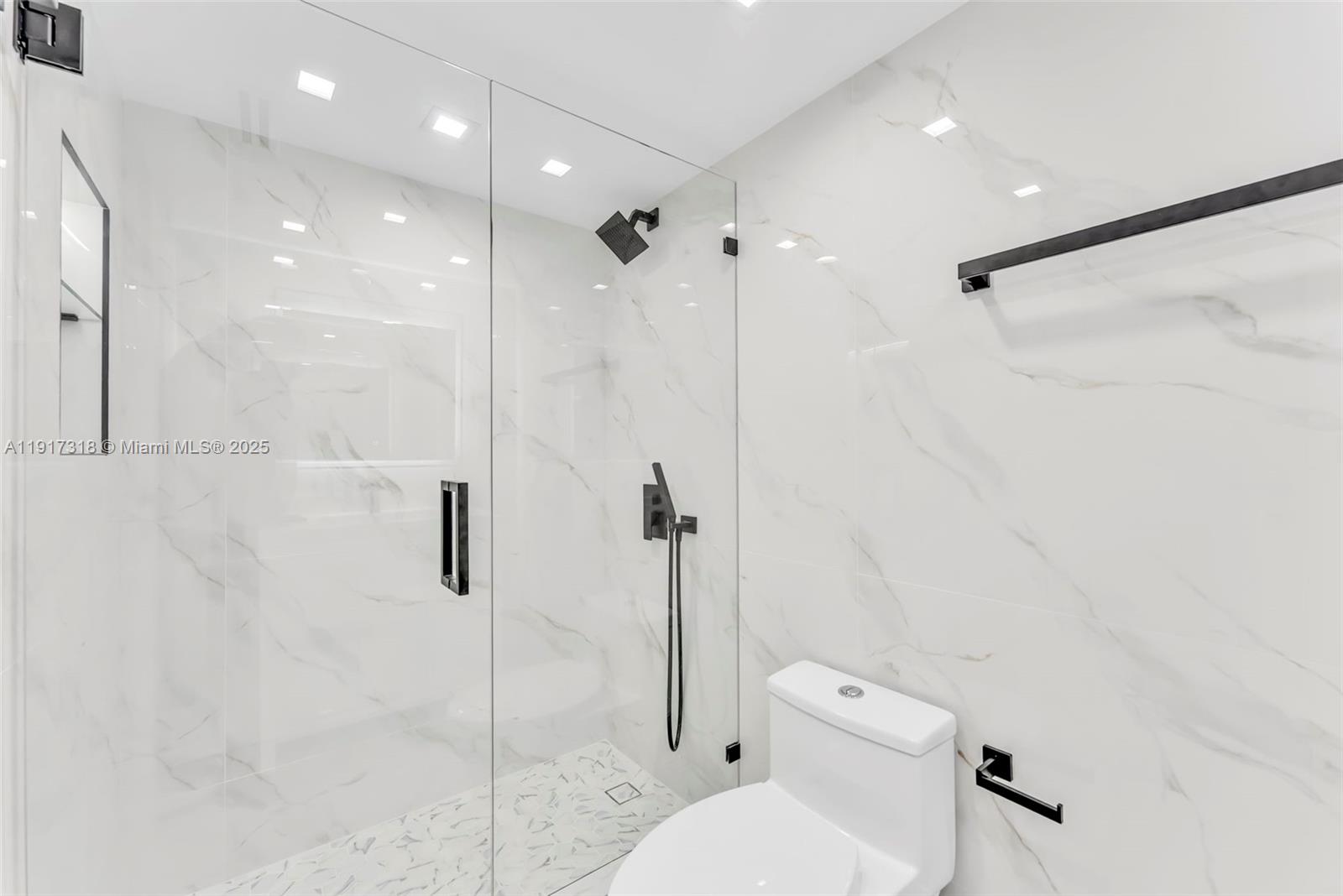 1414 1 / 2 943 sq. ft. $ 2025-11-20 0 Photo