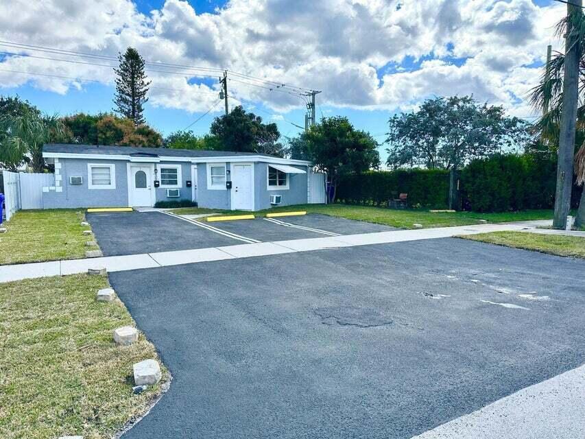   / 3 1236 sq. ft. $ 2026-06-23 0 foto