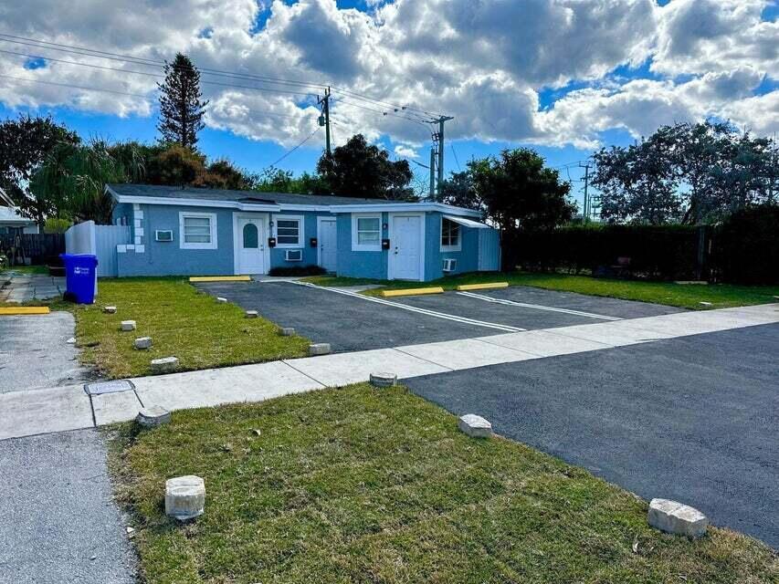   / 3 1236 sq. ft. $ 2026-06-23 0 foto