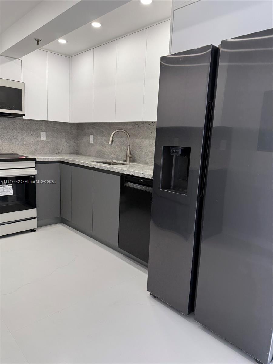 See details 1804 2 / 2 1232 sq. ft. $ 2025-11-20 0 Photo