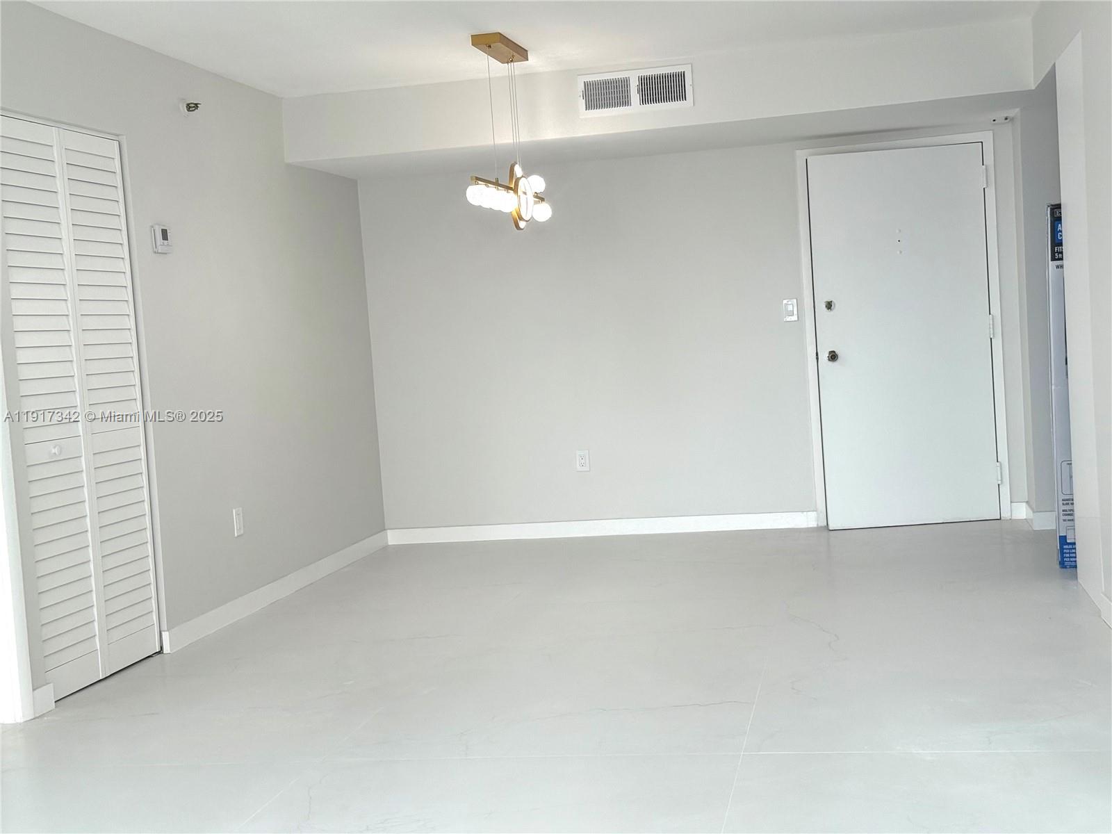 See details 1804 2 / 2 1232 sq. ft. $ 2025-11-20 0 Photo