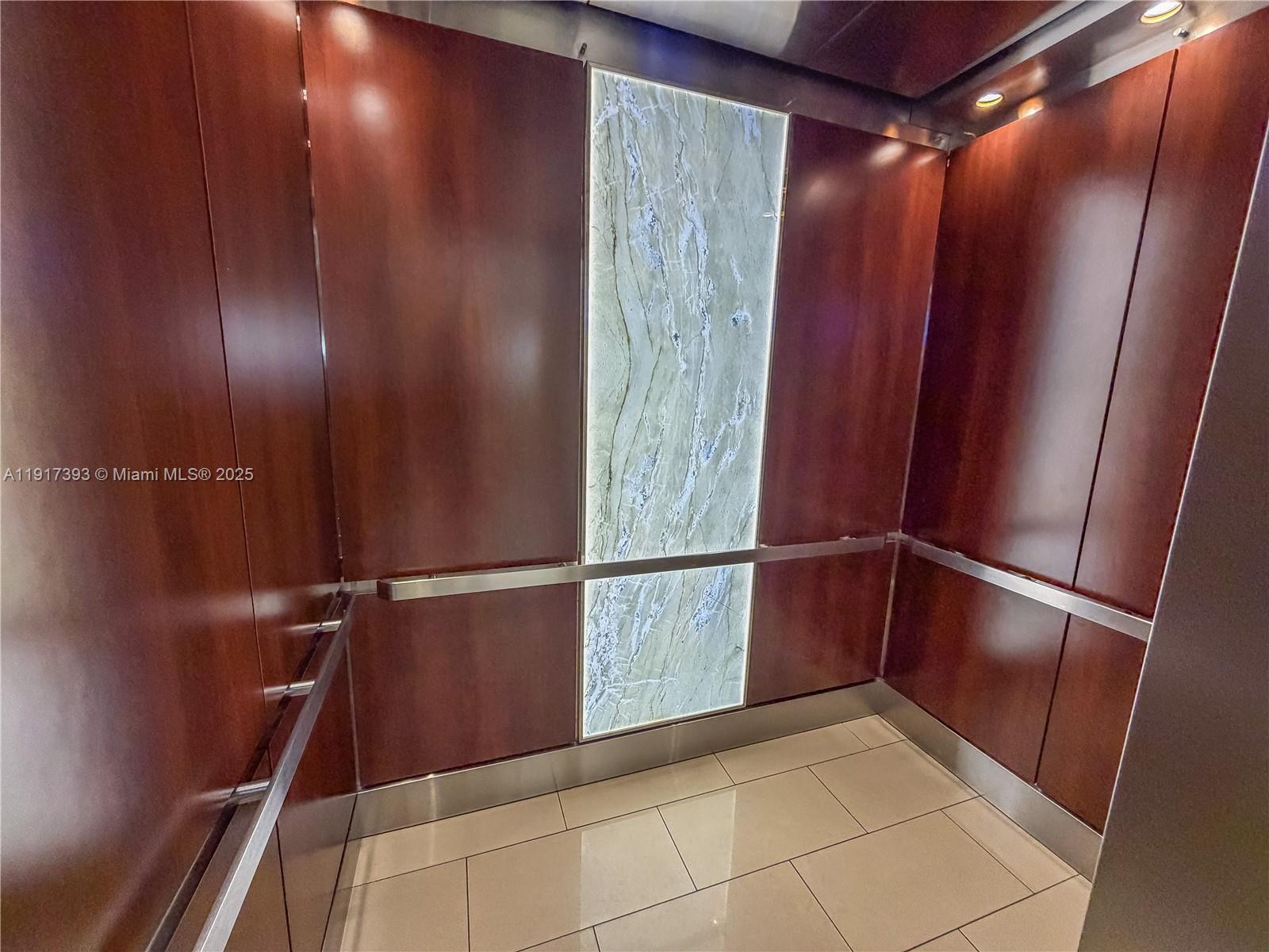 See details 309 2 / 2 1233 sq. ft. $ 2025-12-15 0 Photo