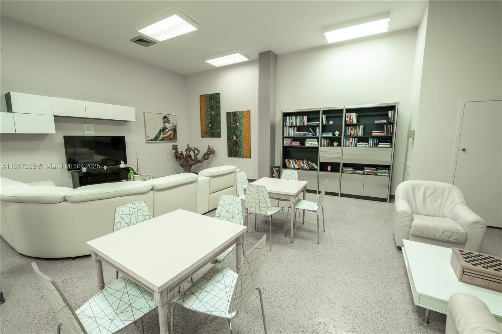 See details 309 2 / 2 1233 sq. ft. $ 2025-12-15 0 Photo