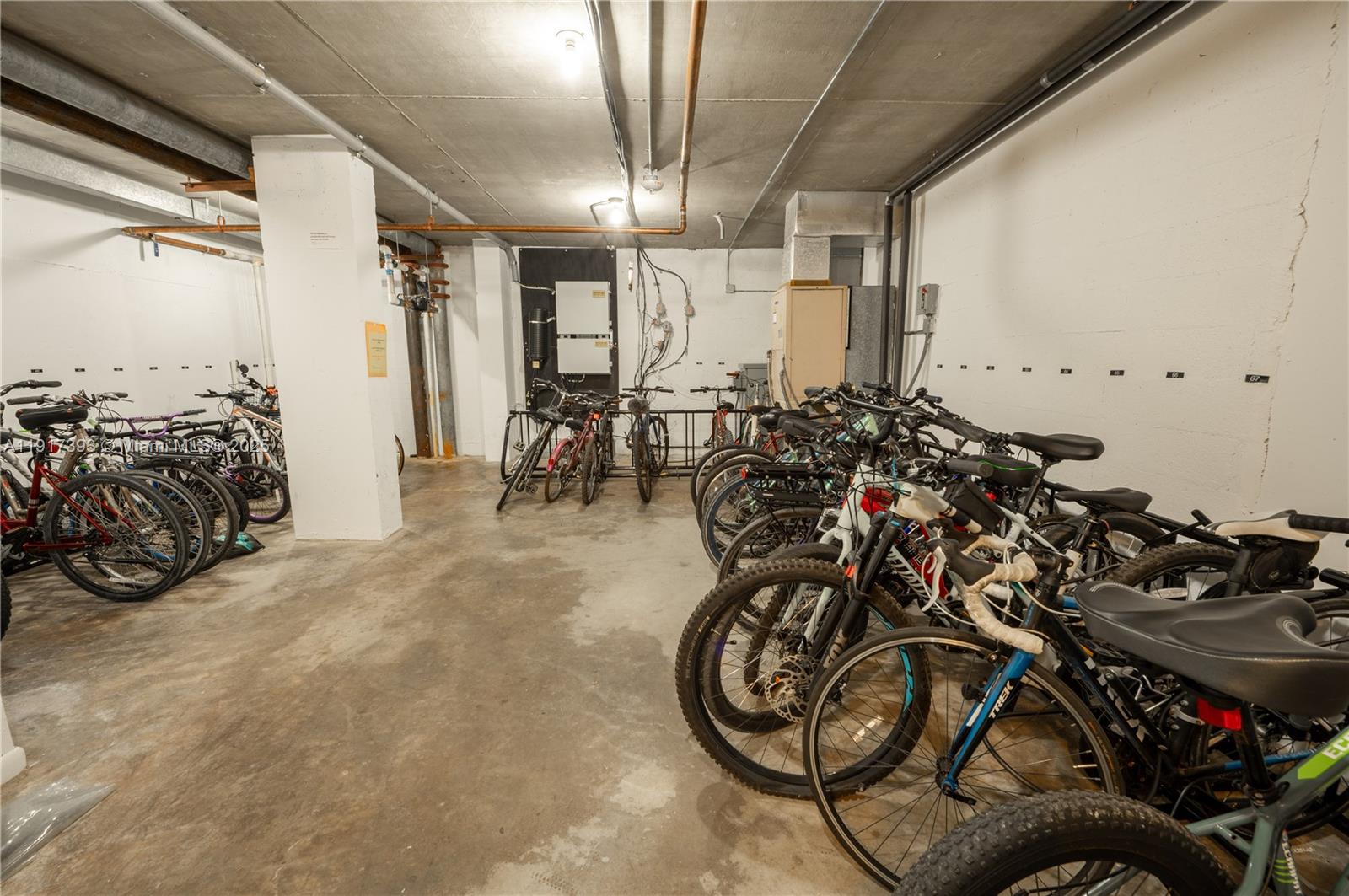 See details 309 2 / 2 1233 sq. ft. $ 2025-12-15 0 Photo